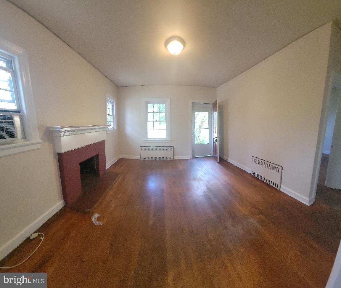 DOWNTOWN FREDERICKSBURG - Residential Lease