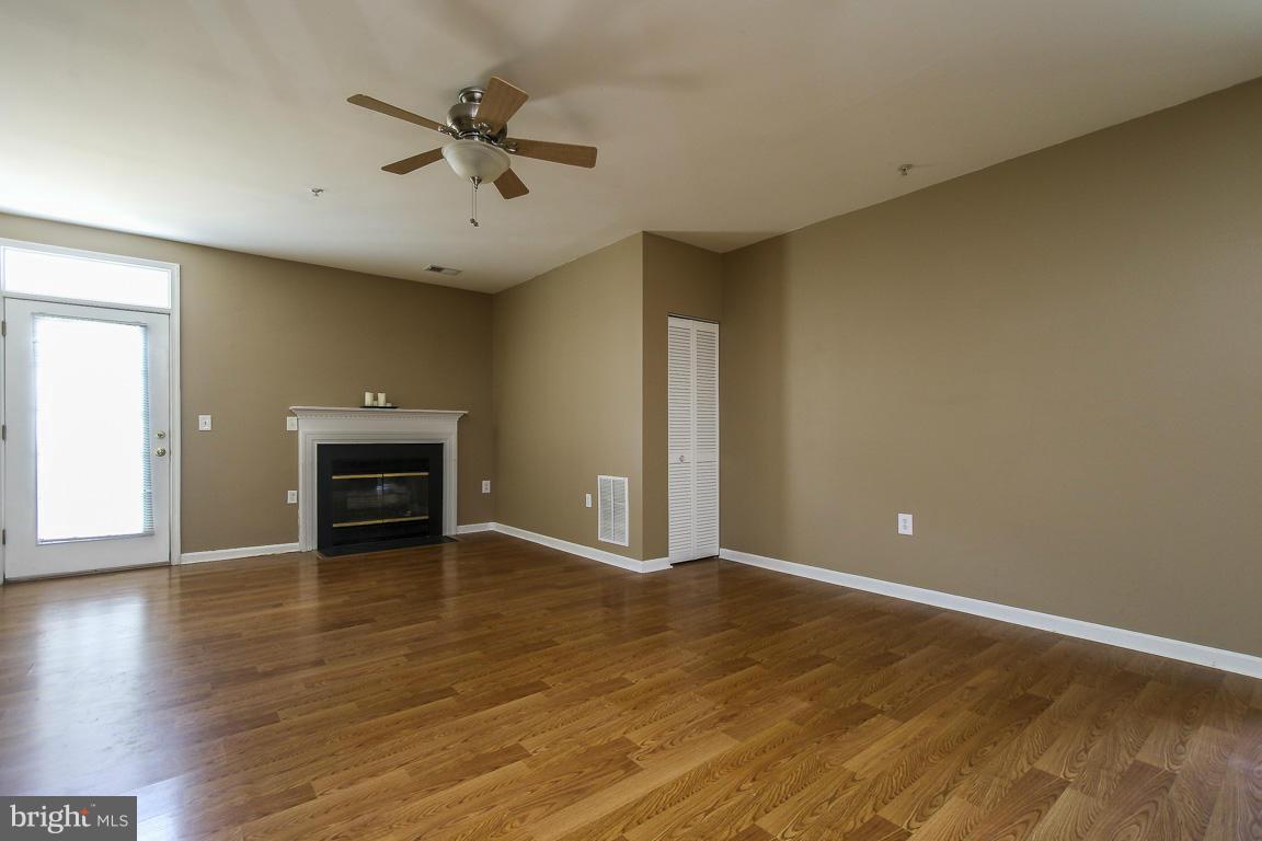 STONEHAVEN MEWS IN CROFTON VILLAGE - Residential Lease