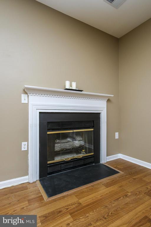 STONEHAVEN MEWS IN CROFTON VILLAGE - Residential Lease