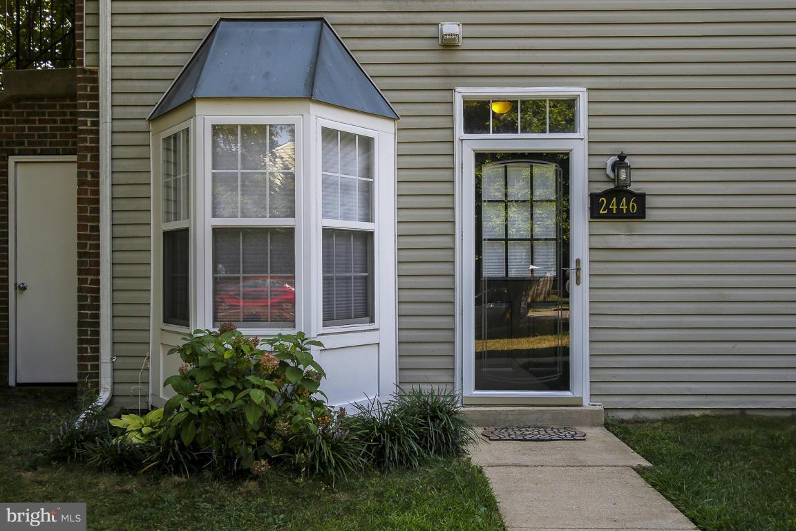 STONEHAVEN MEWS IN CROFTON VILLAGE - Residential Lease