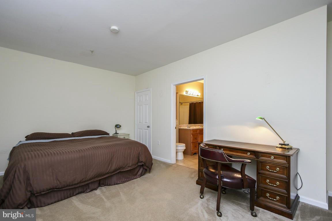 STONEHAVEN MEWS IN CROFTON VILLAGE - Residential Lease