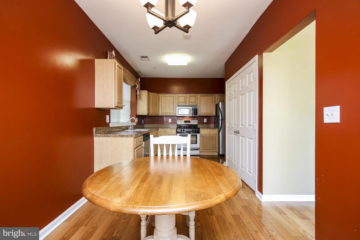 STONEHAVEN MEWS IN CROFTON VILLAGE - Residential Lease