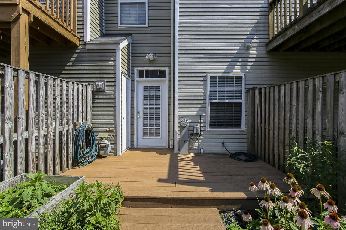 STONEHAVEN MEWS IN CROFTON VILLAGE - Residential Lease