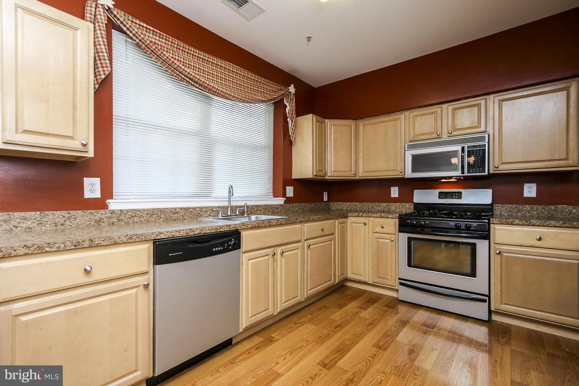 STONEHAVEN MEWS IN CROFTON VILLAGE - Residential Lease