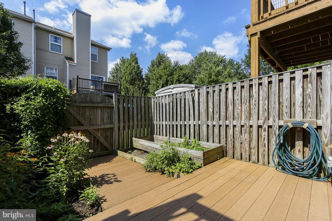 STONEHAVEN MEWS IN CROFTON VILLAGE - Residential Lease