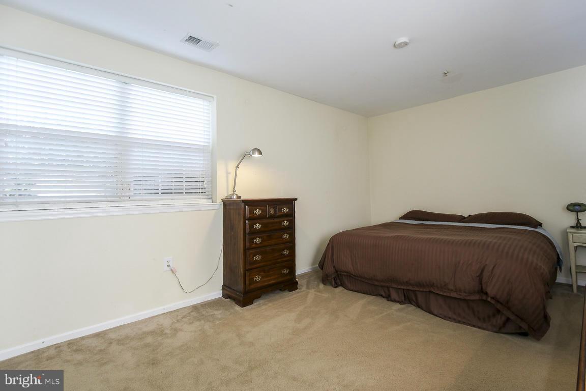 STONEHAVEN MEWS IN CROFTON VILLAGE - Residential Lease