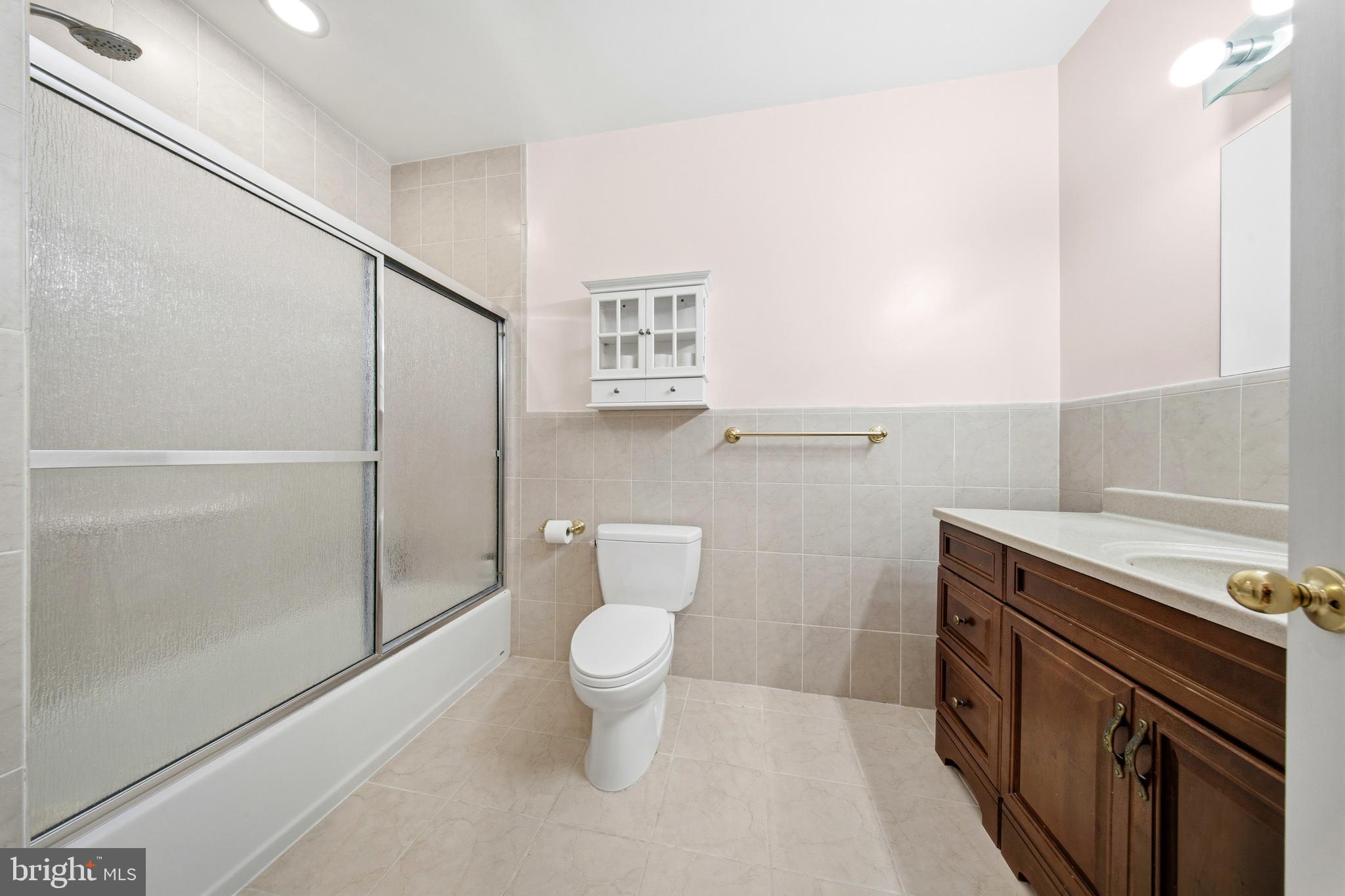 BARNSLEY MANOR ESTATES - Residential
