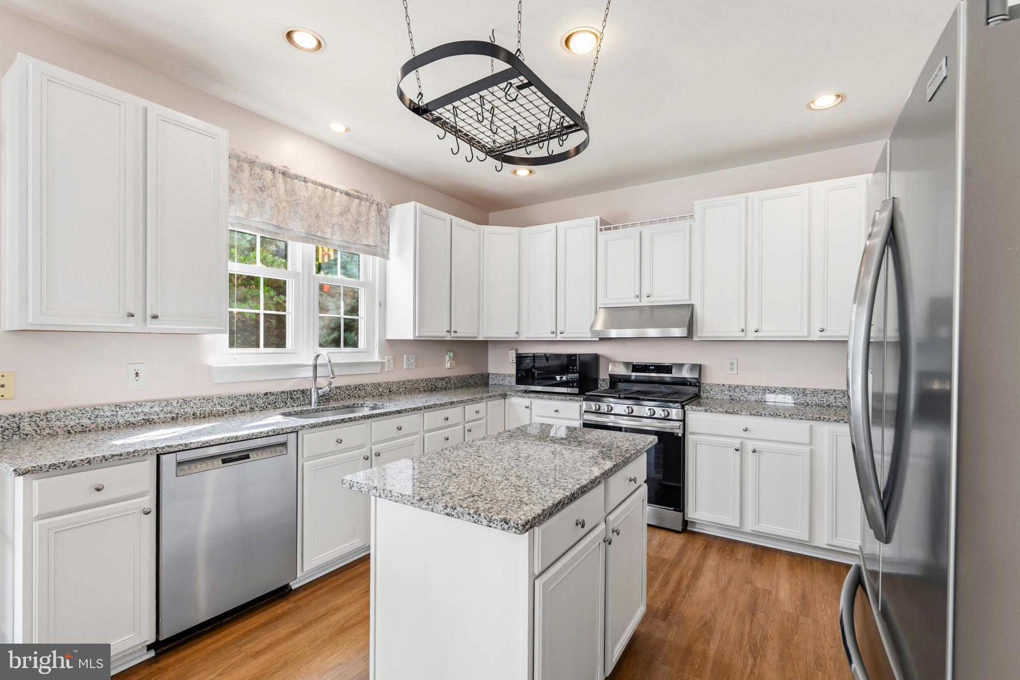 BARNSLEY MANOR ESTATES - Residential