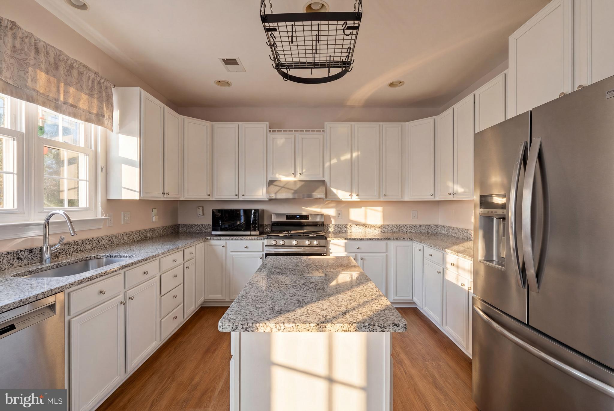 BARNSLEY MANOR ESTATES - Residential