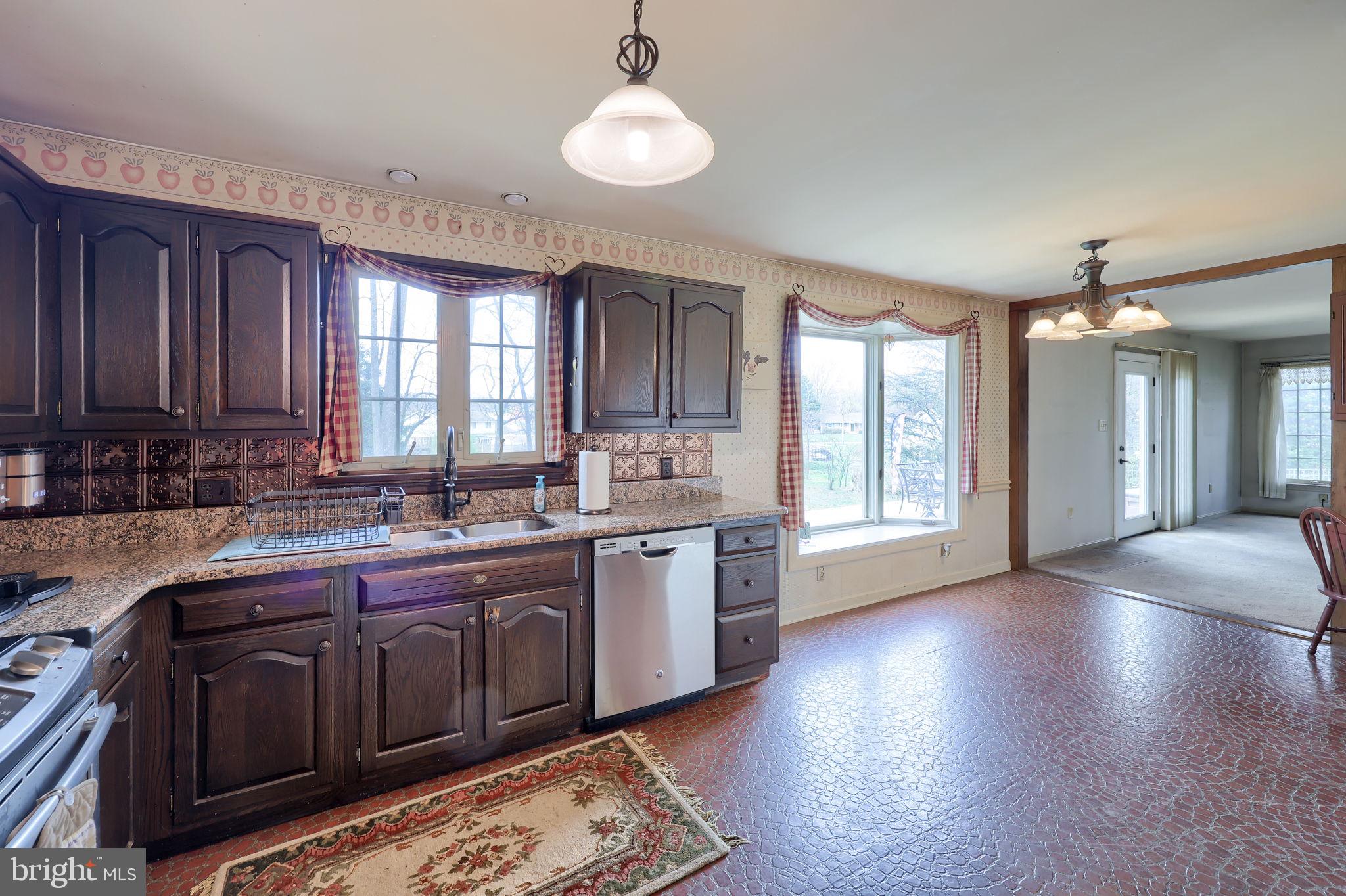 8 ELK CIRCLE