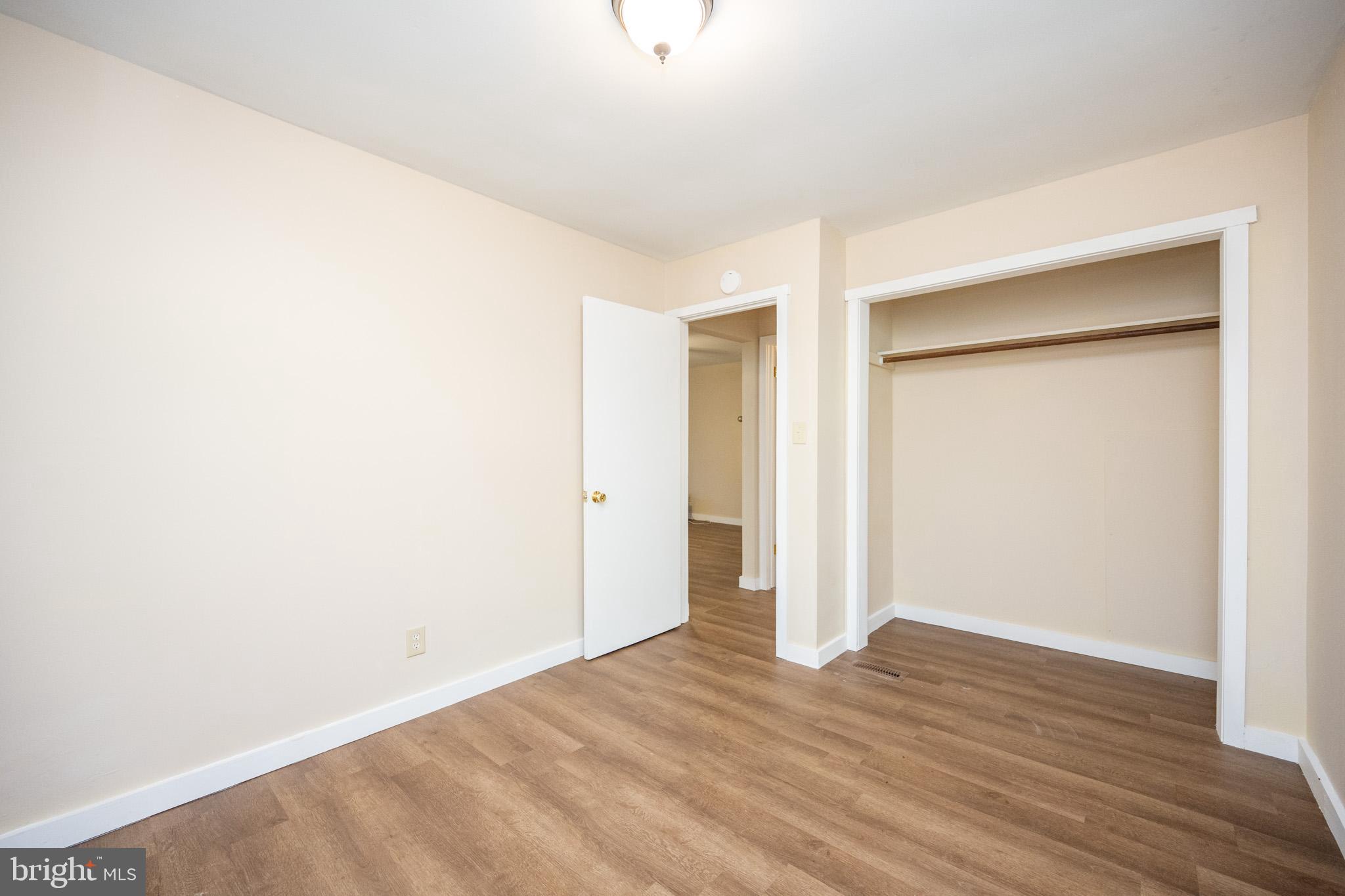 WHITE CHURCH - Residential