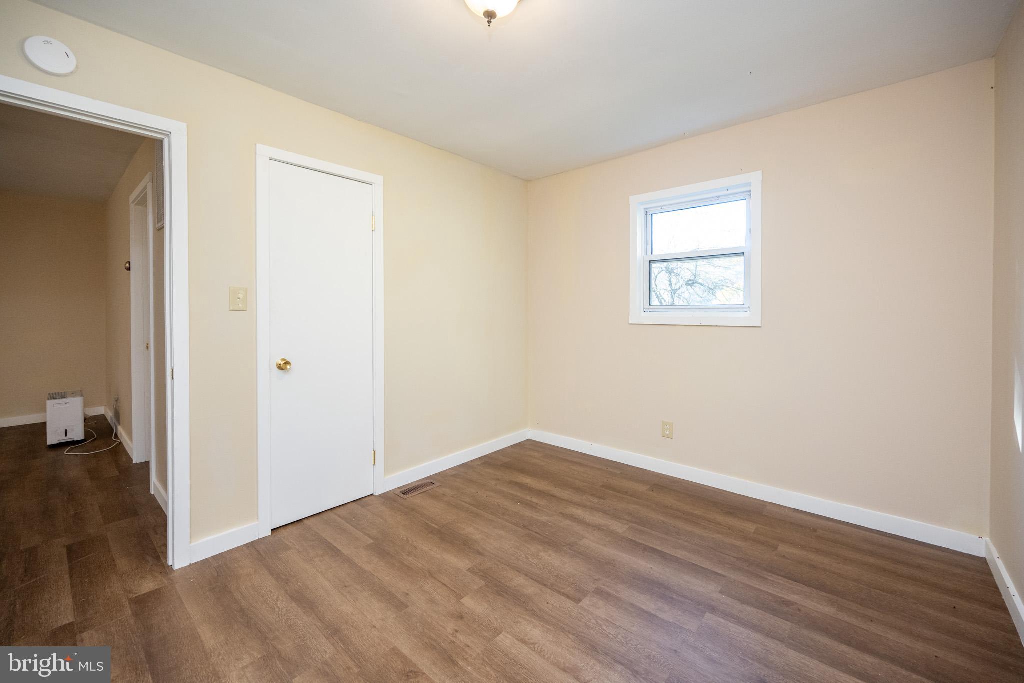 WHITE CHURCH - Residential