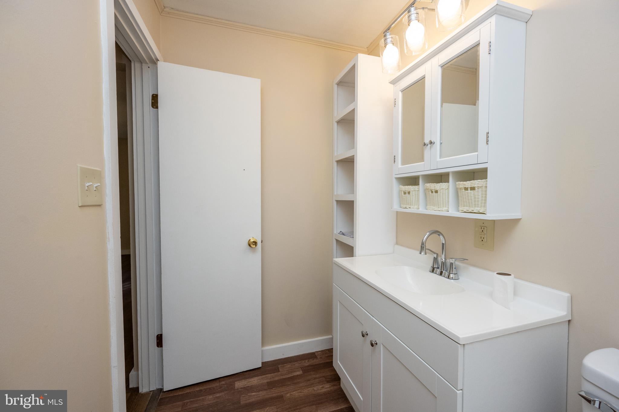 WHITE CHURCH - Residential