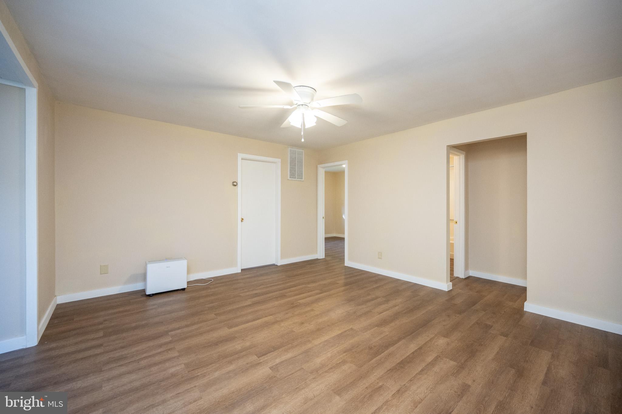 WHITE CHURCH - Residential