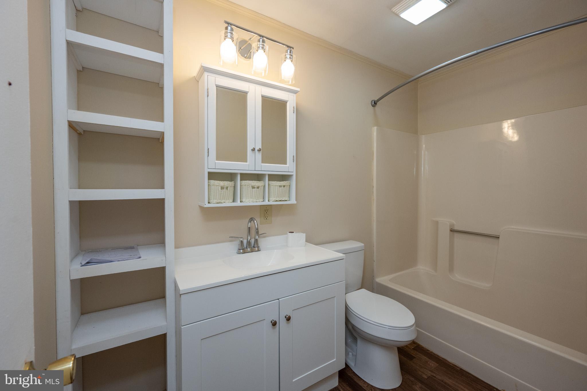 WHITE CHURCH - Residential