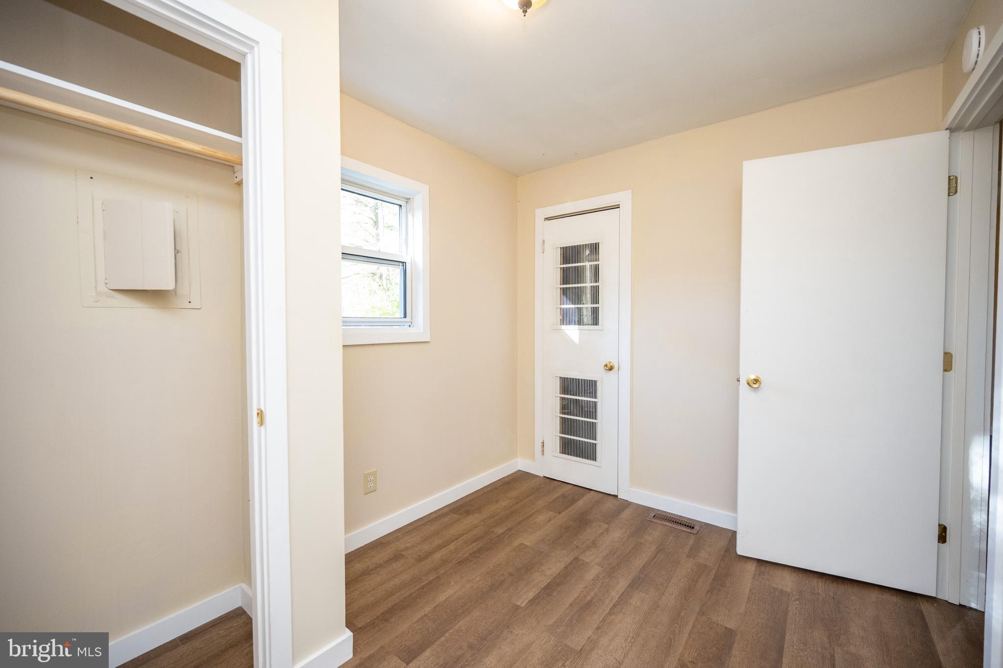 WHITE CHURCH - Residential