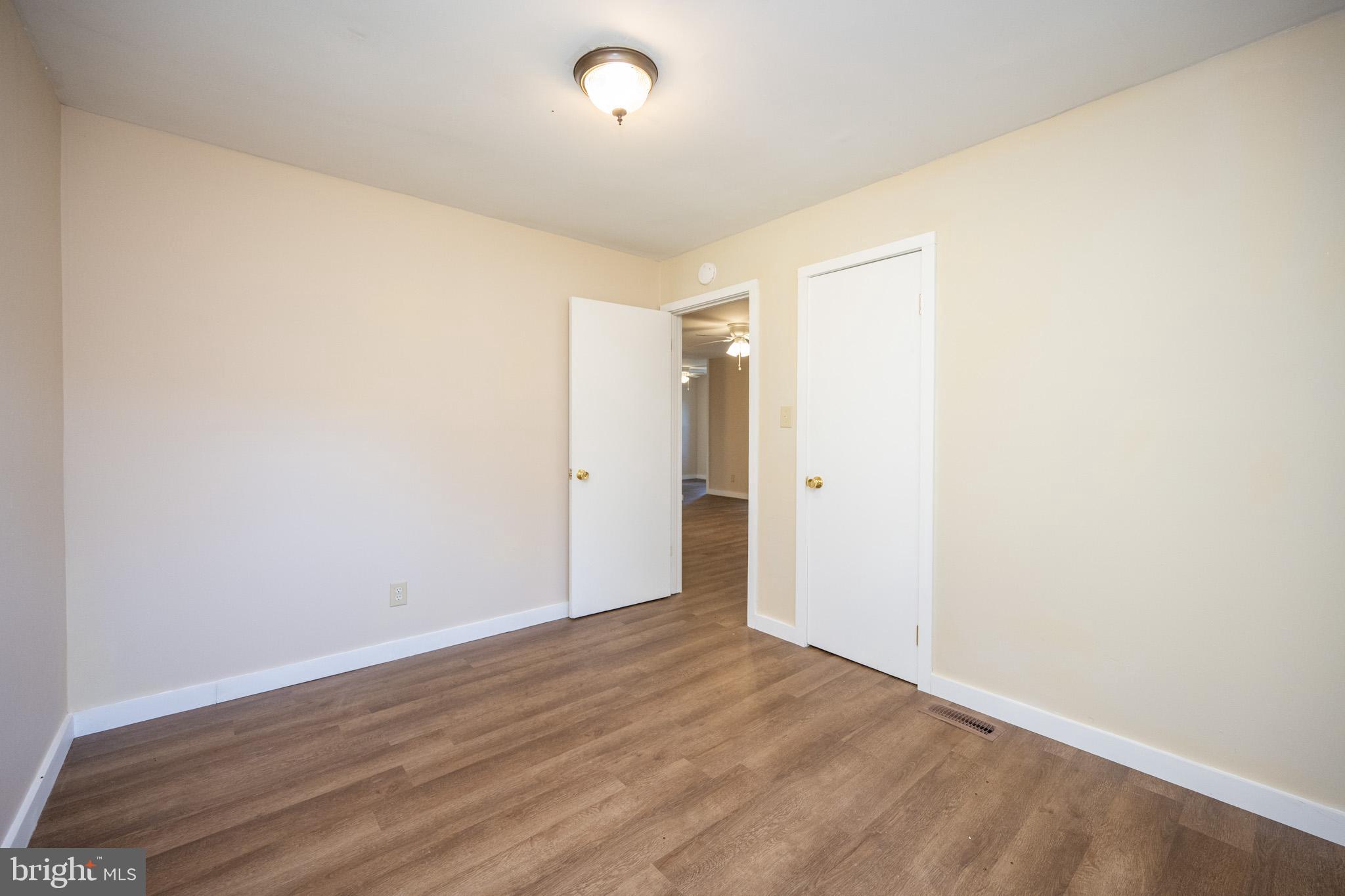 WHITE CHURCH - Residential