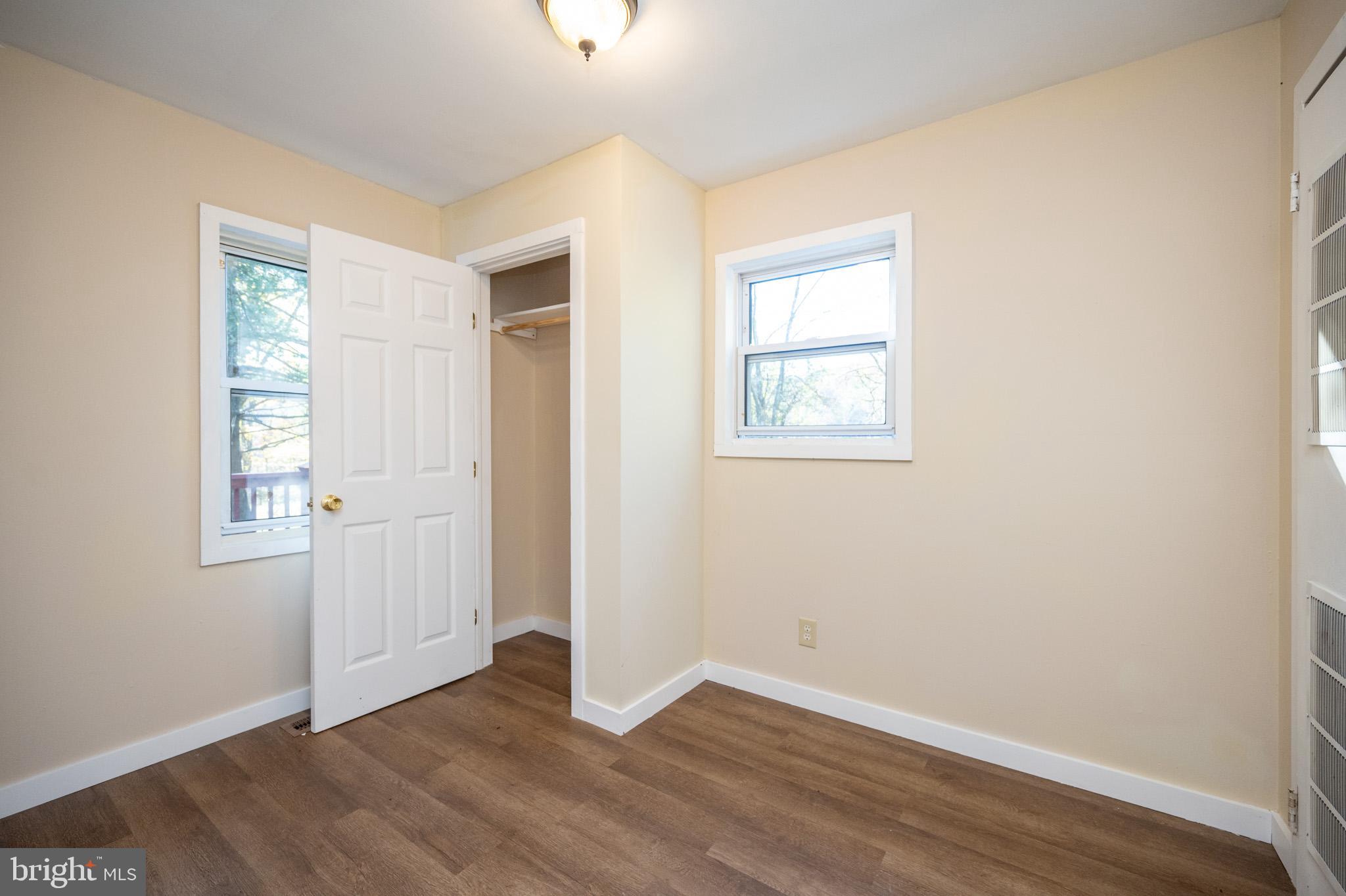 WHITE CHURCH - Residential