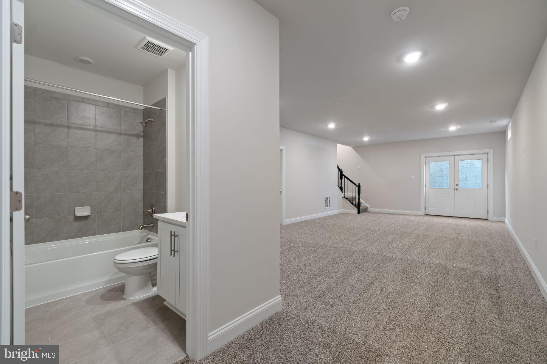 GREENWOOD VILLAGE - Residential