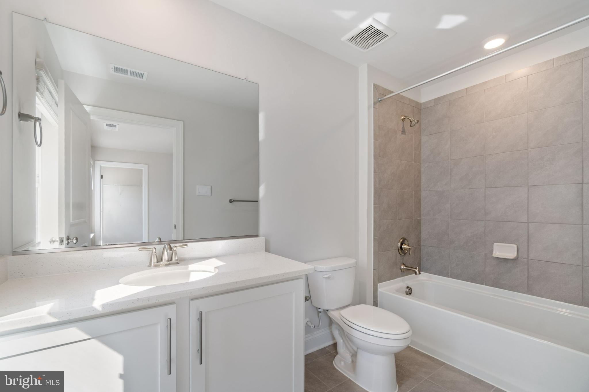 GREENWOOD VILLAGE - Residential