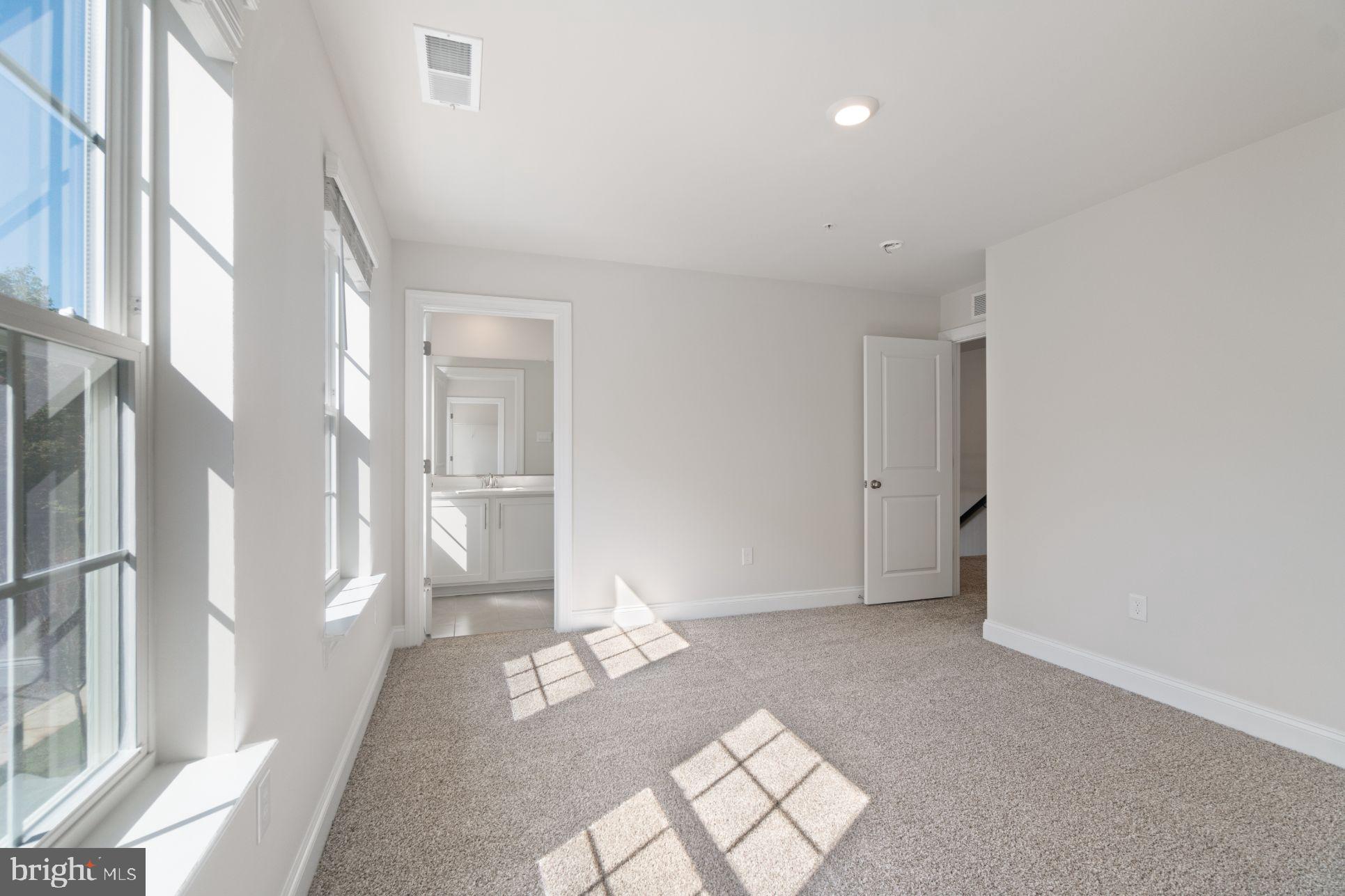 GREENWOOD VILLAGE - Residential