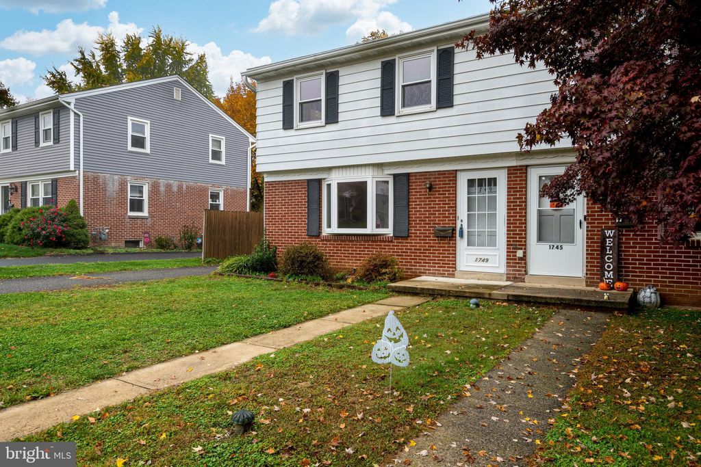 Photo of 1749 Hemlock Road, Lancaster, PA 17603 (MLS # PALA2043240)