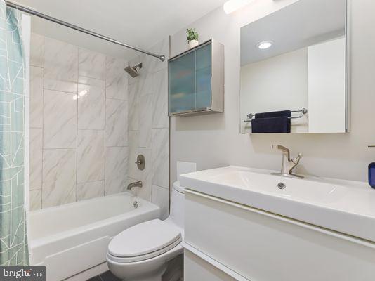 CENTURY SOUTH - Residential Lease