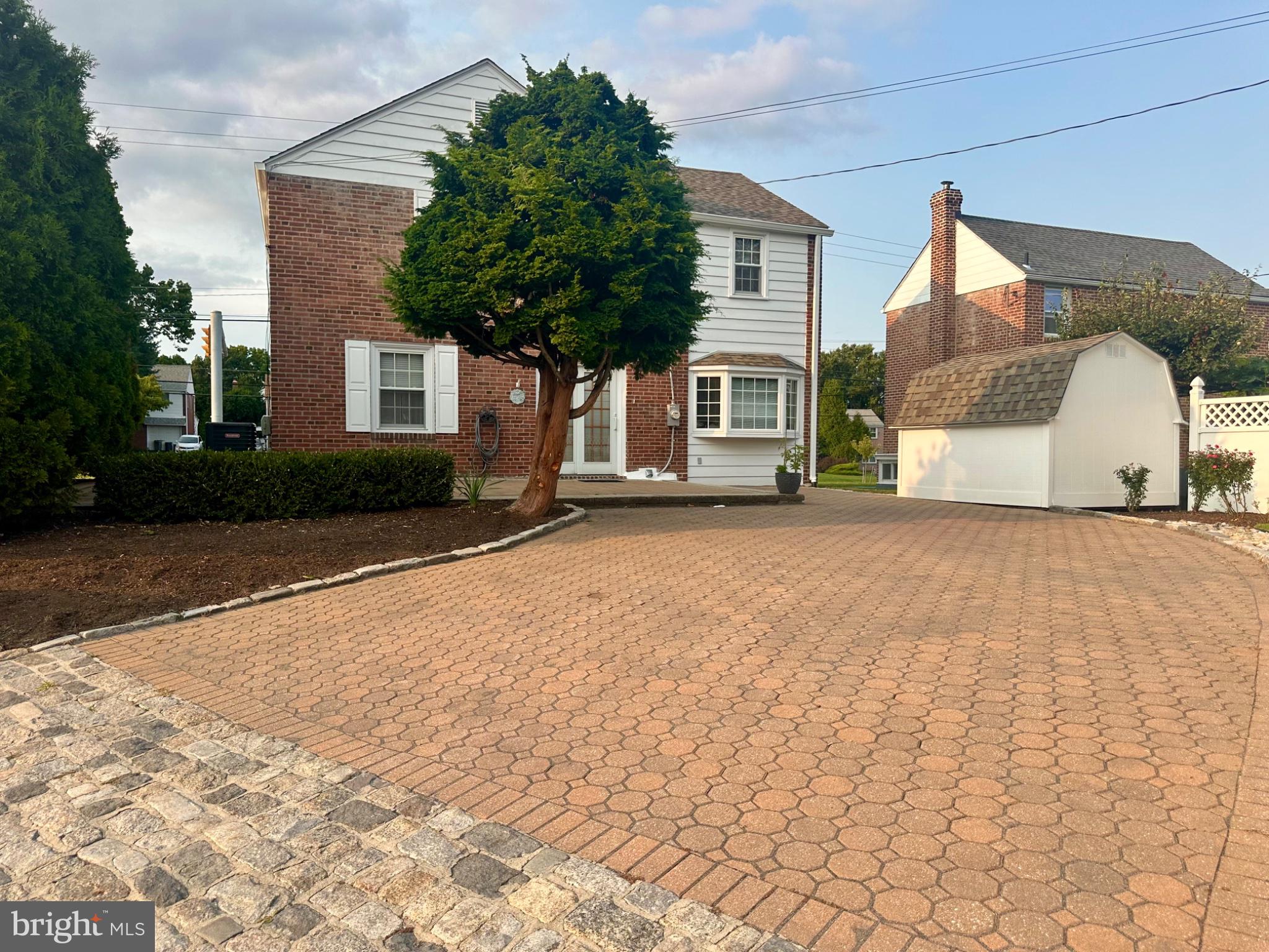 2432 W CHESTER PIKE