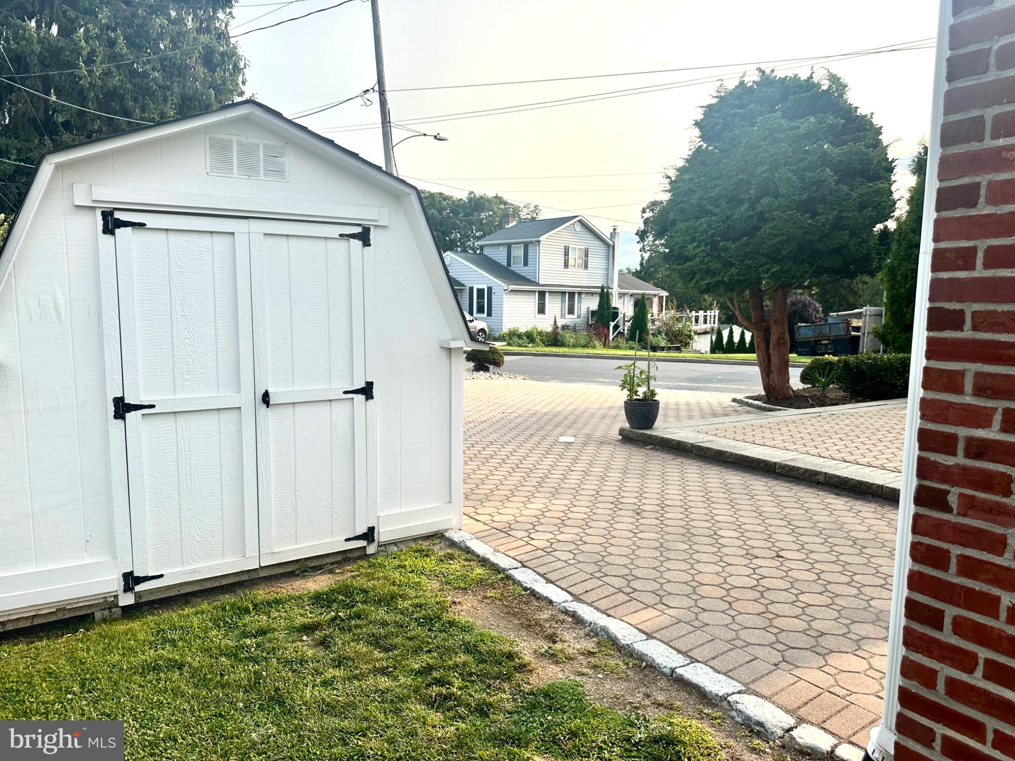 2432 W CHESTER PIKE