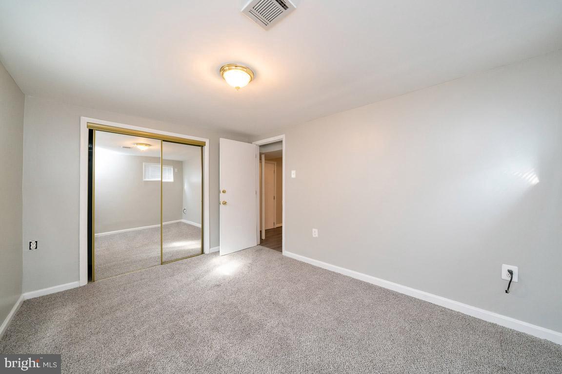 YORKSHIRE KNOLLS - Residential