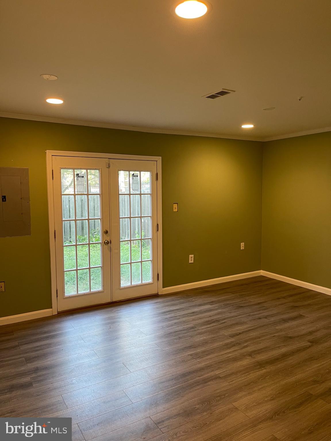 LARGO TOWN CENTER - Residential Lease