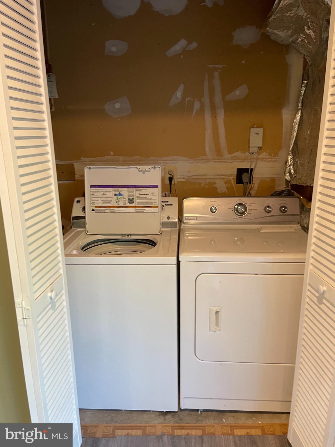 LARGO TOWN CENTER - Residential Lease