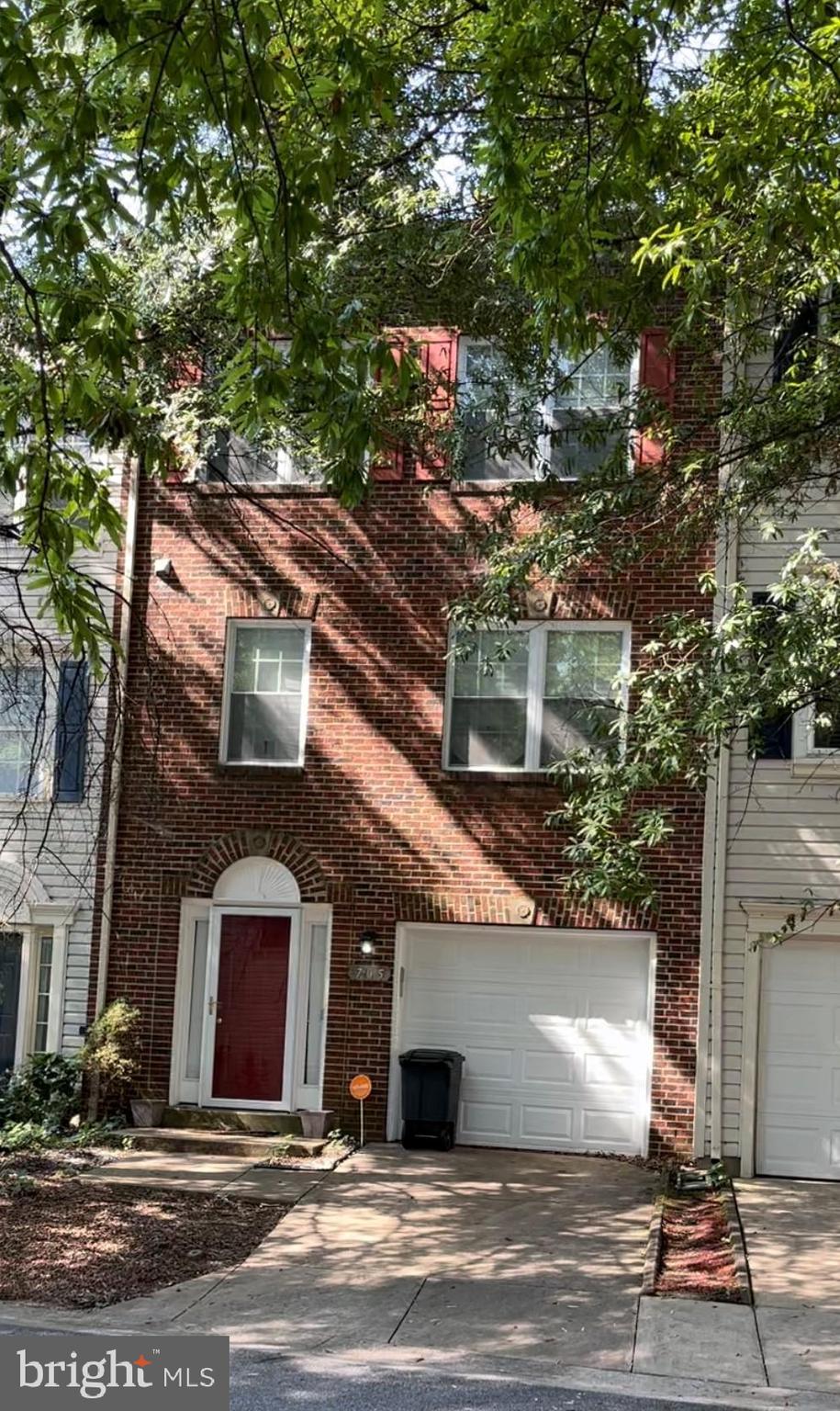 LARGO TOWN CENTER - Residential Lease