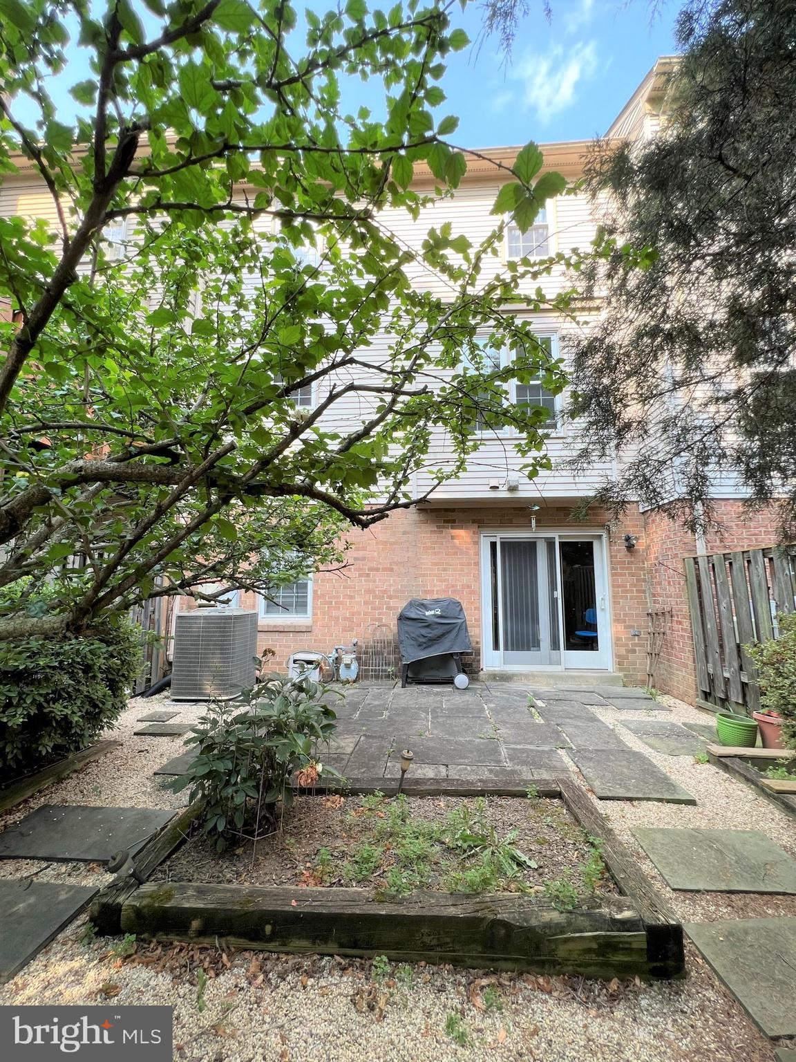 WILDWOOD HILLS - Residential Lease