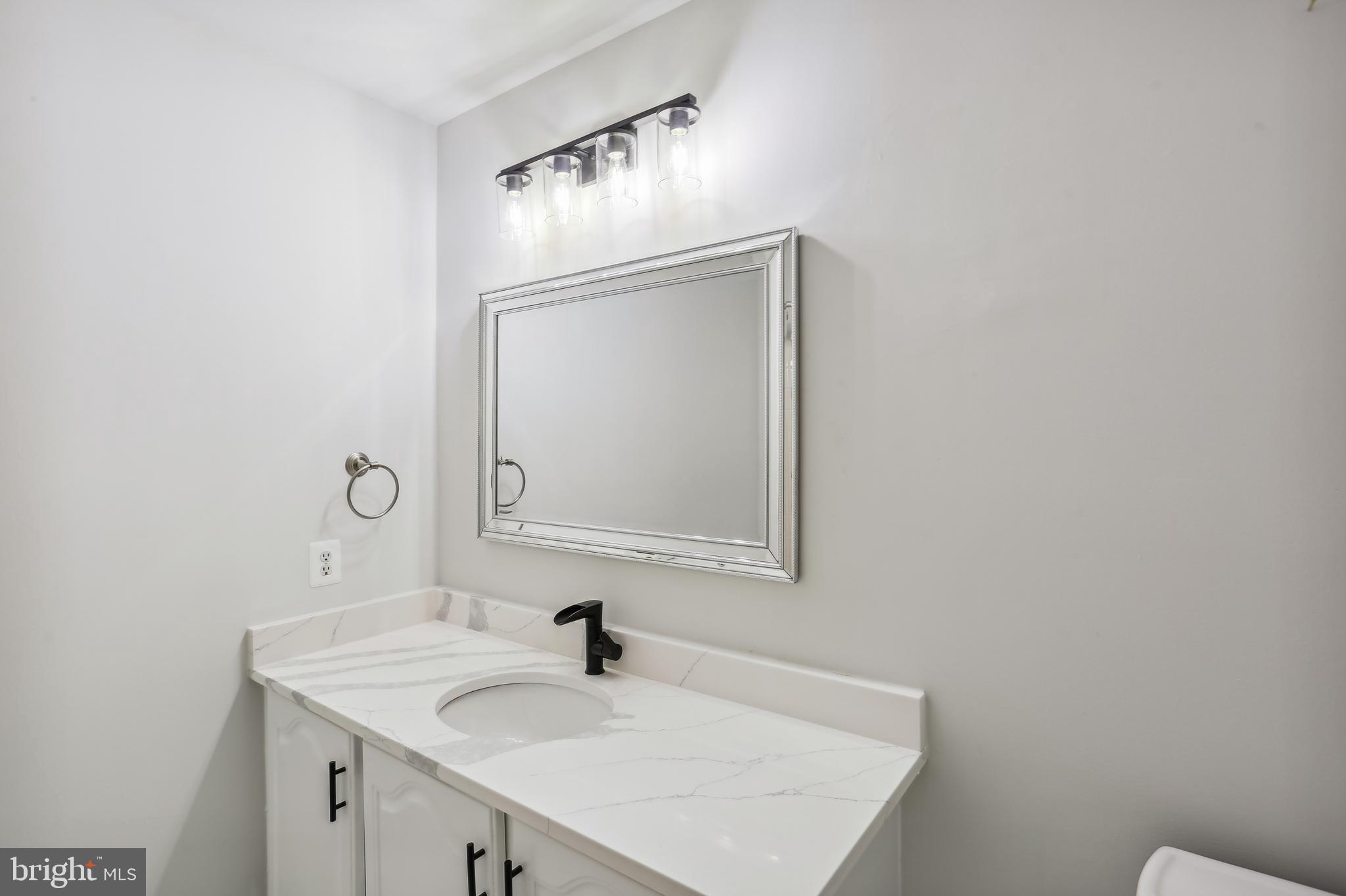 OLD GEORGETOWN VILLAGE - Residential Lease