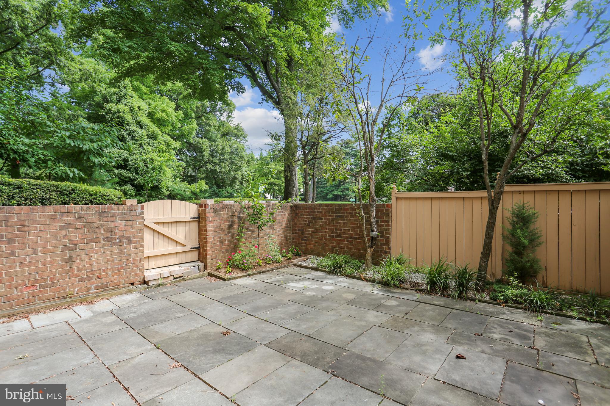 OLD GEORGETOWN VILLAGE - Residential Lease