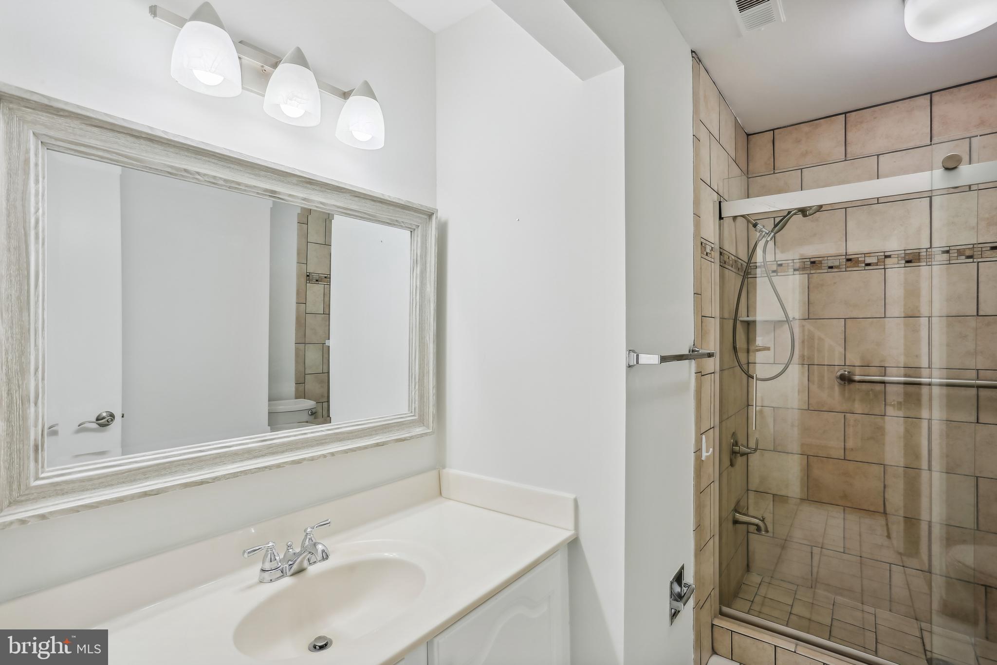 OLD GEORGETOWN VILLAGE - Residential Lease