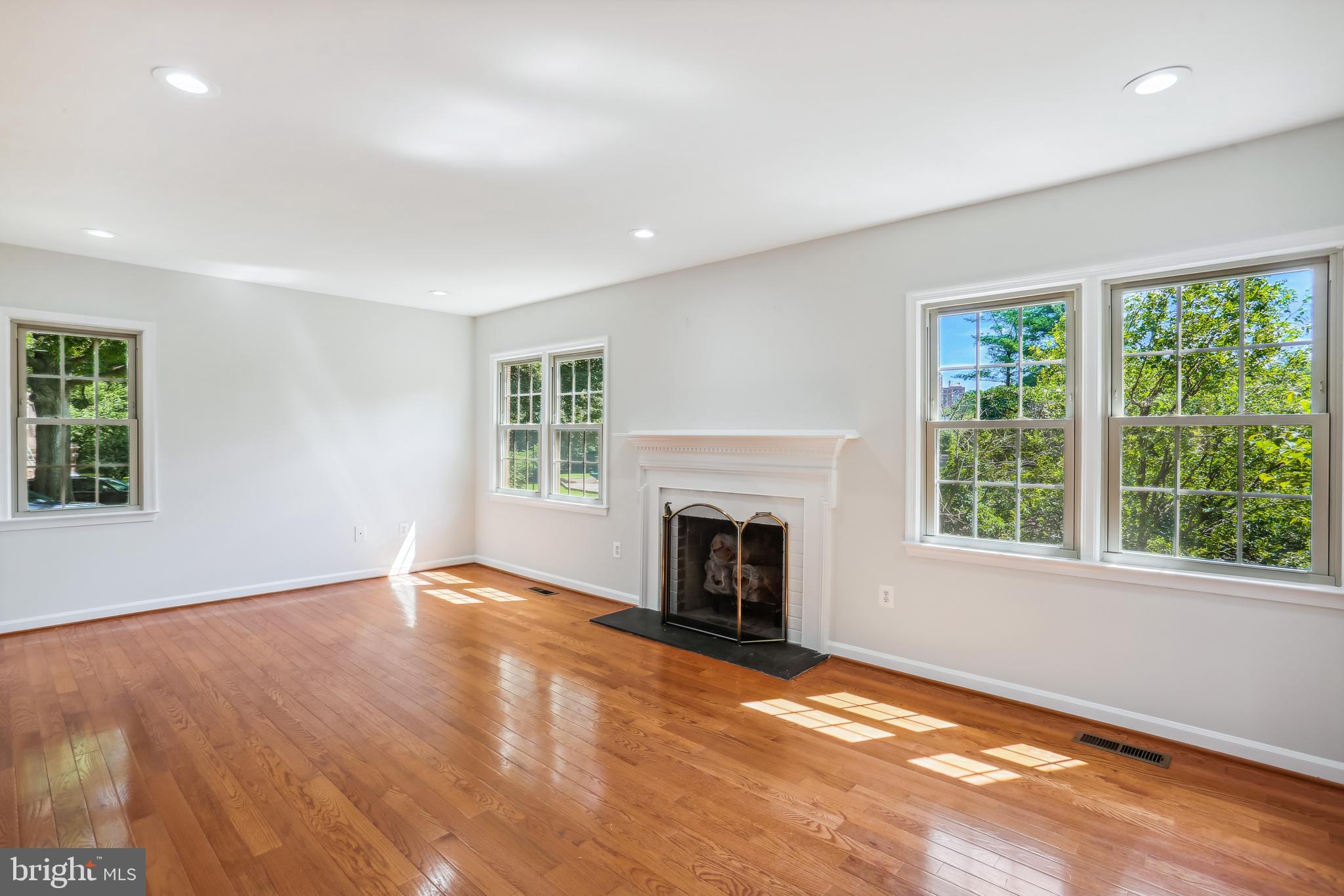 OLD GEORGETOWN VILLAGE - Residential Lease