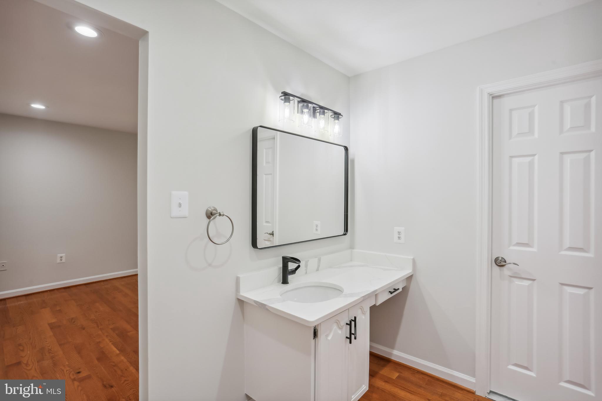 OLD GEORGETOWN VILLAGE - Residential Lease