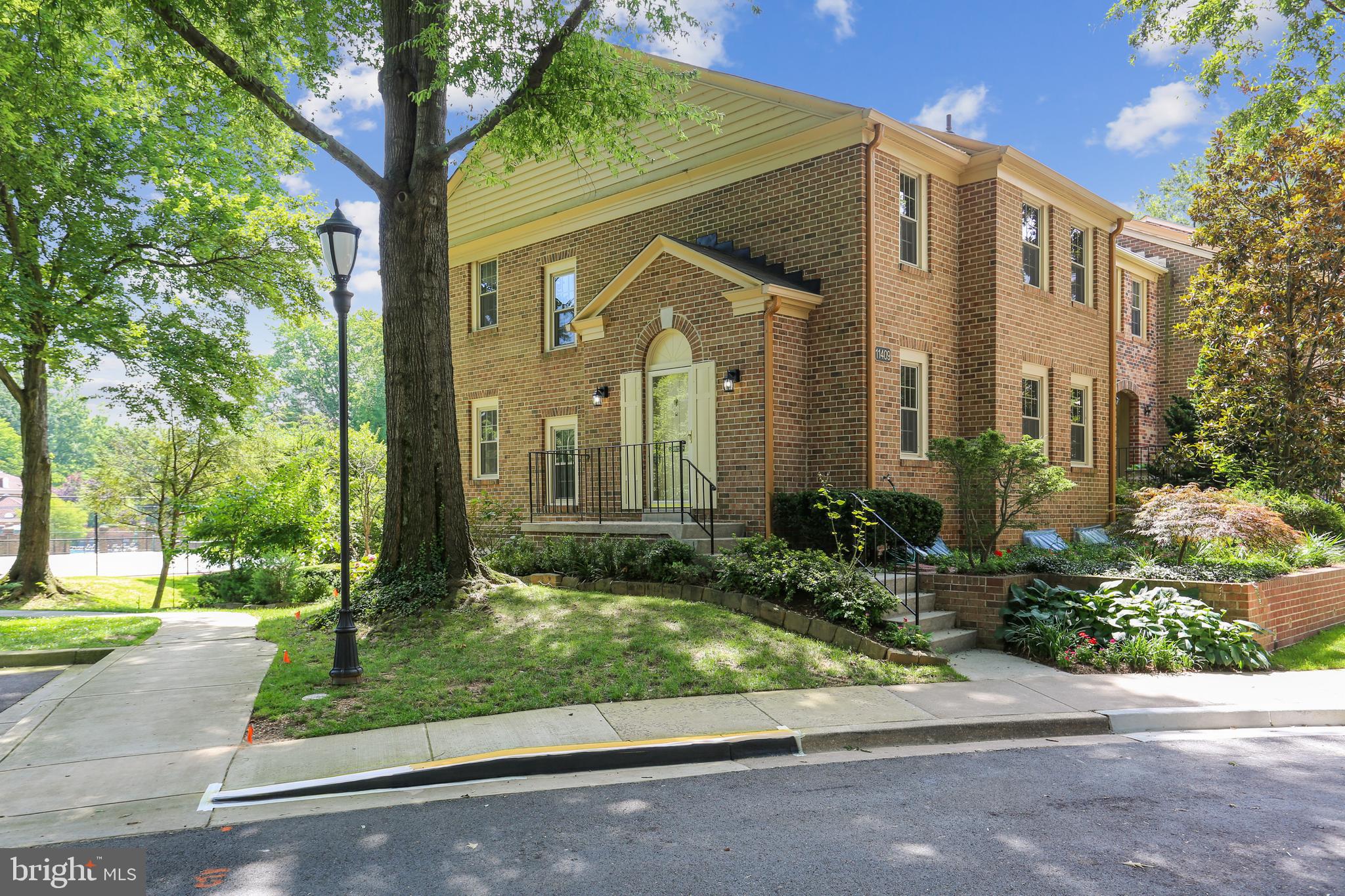 OLD GEORGETOWN VILLAGE - Residential Lease