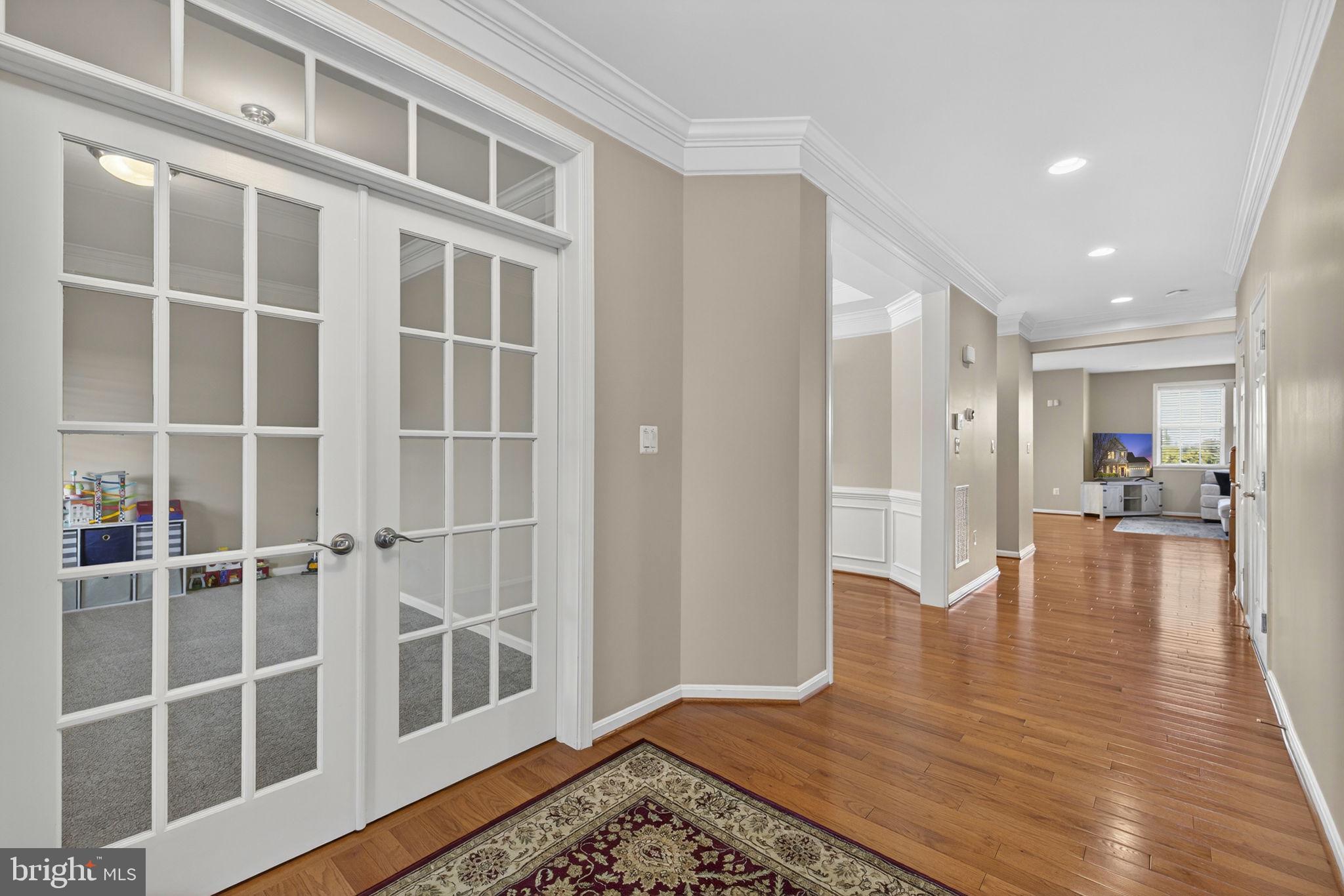 ROLLING HILLS ESTATES - Residential