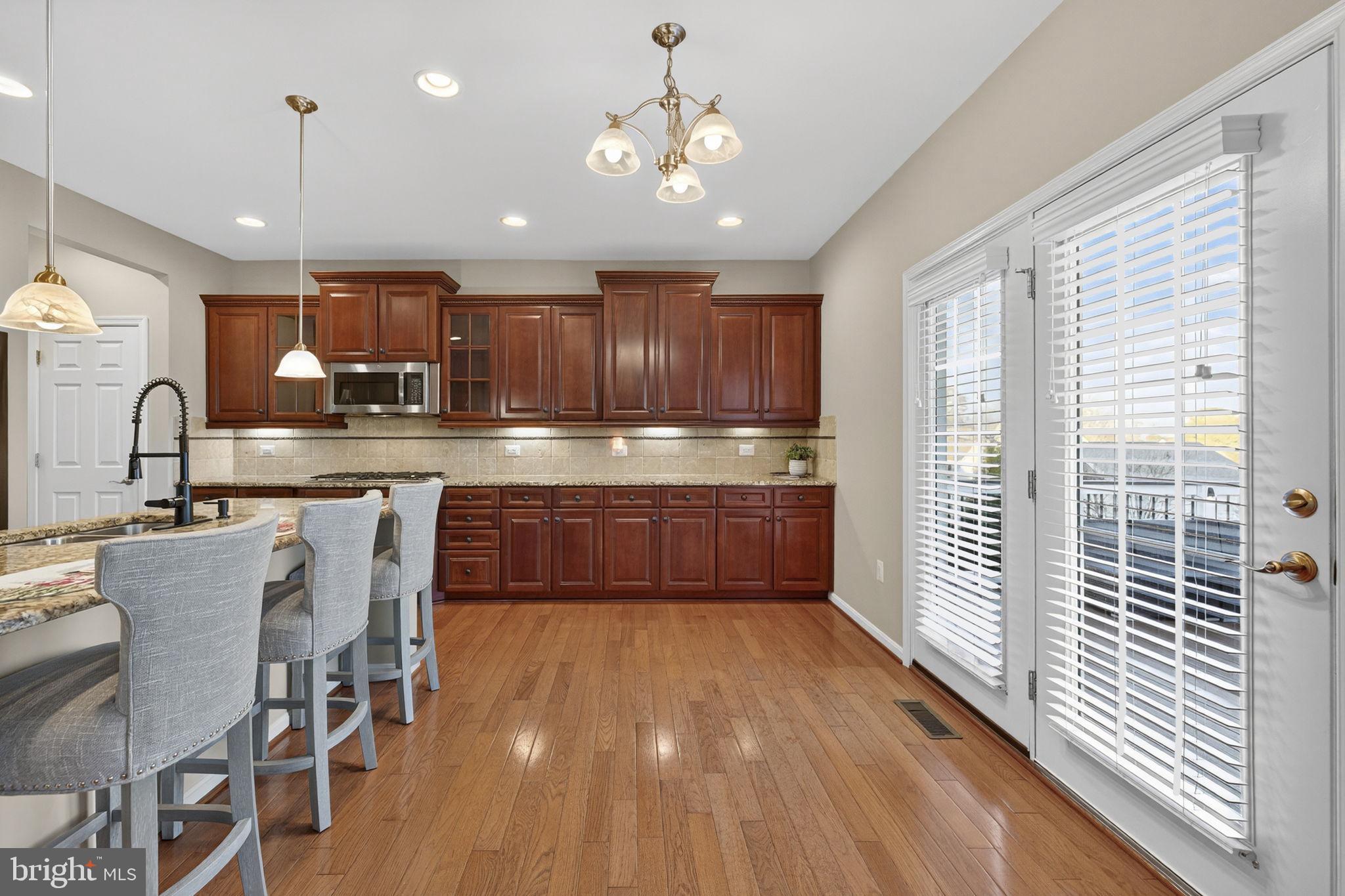 ROLLING HILLS ESTATES - Residential