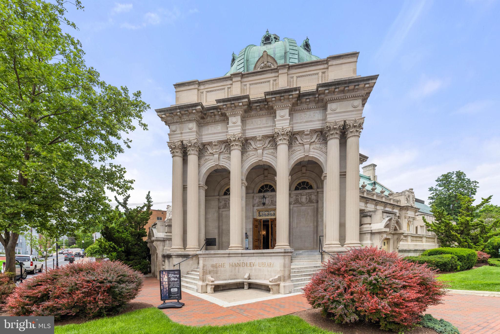 ROLLING HILLS ESTATES - Residential