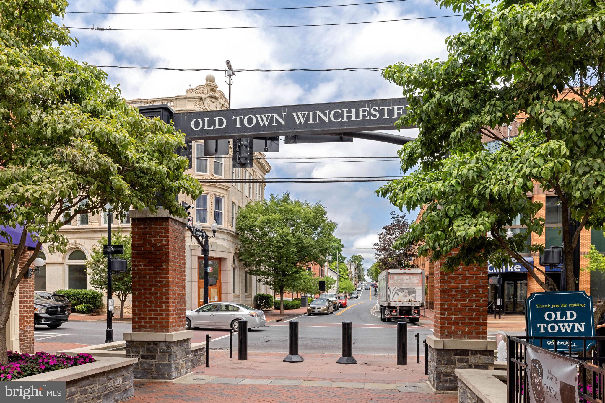 ROLLING HILLS ESTATES - Residential