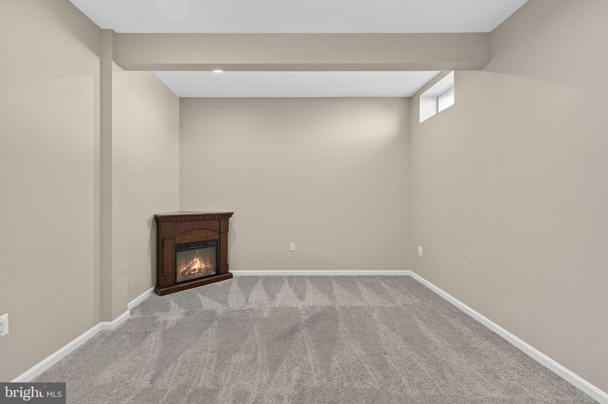 ROLLING HILLS ESTATES - Residential