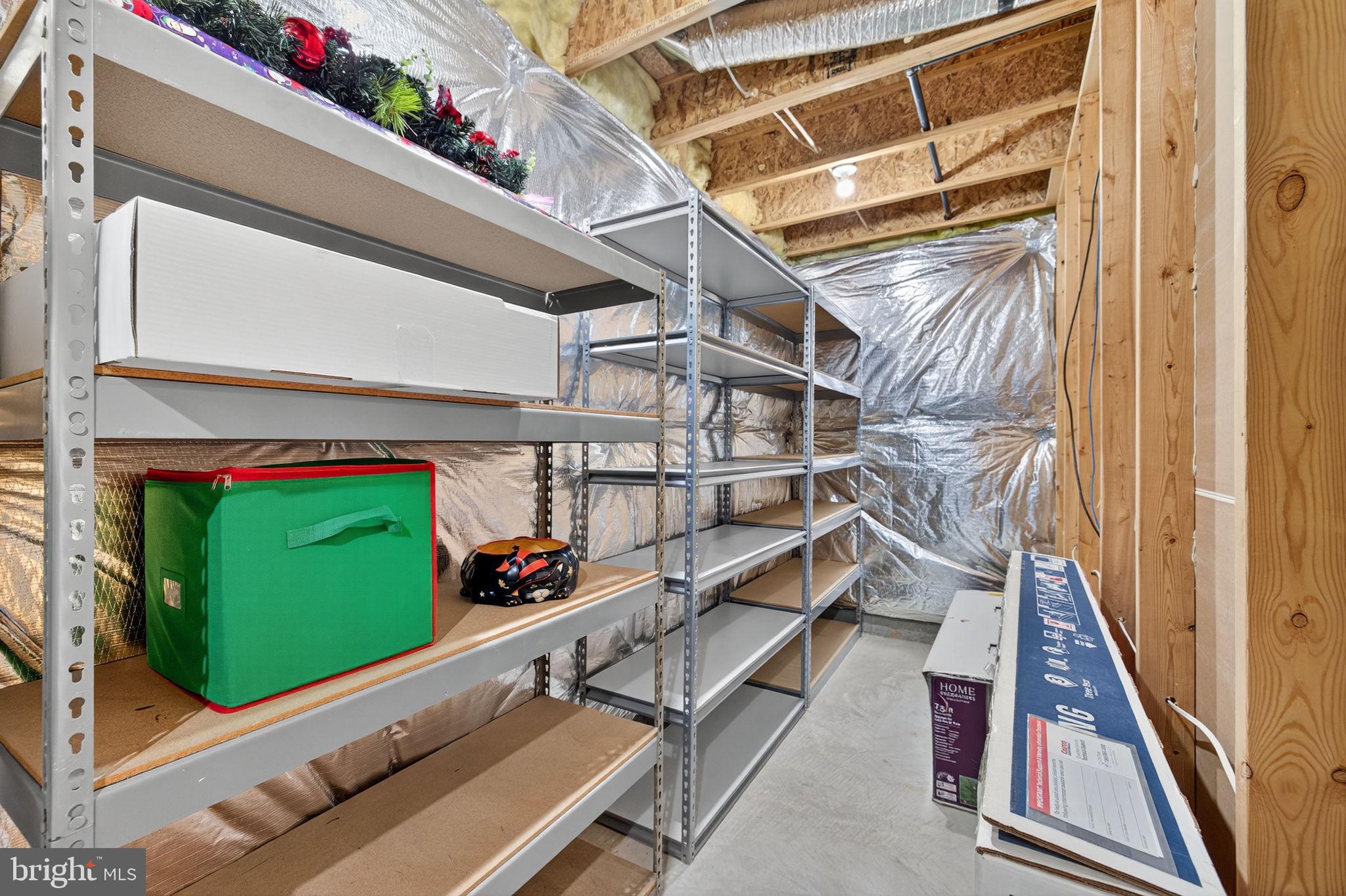 ROLLING HILLS ESTATES - Residential