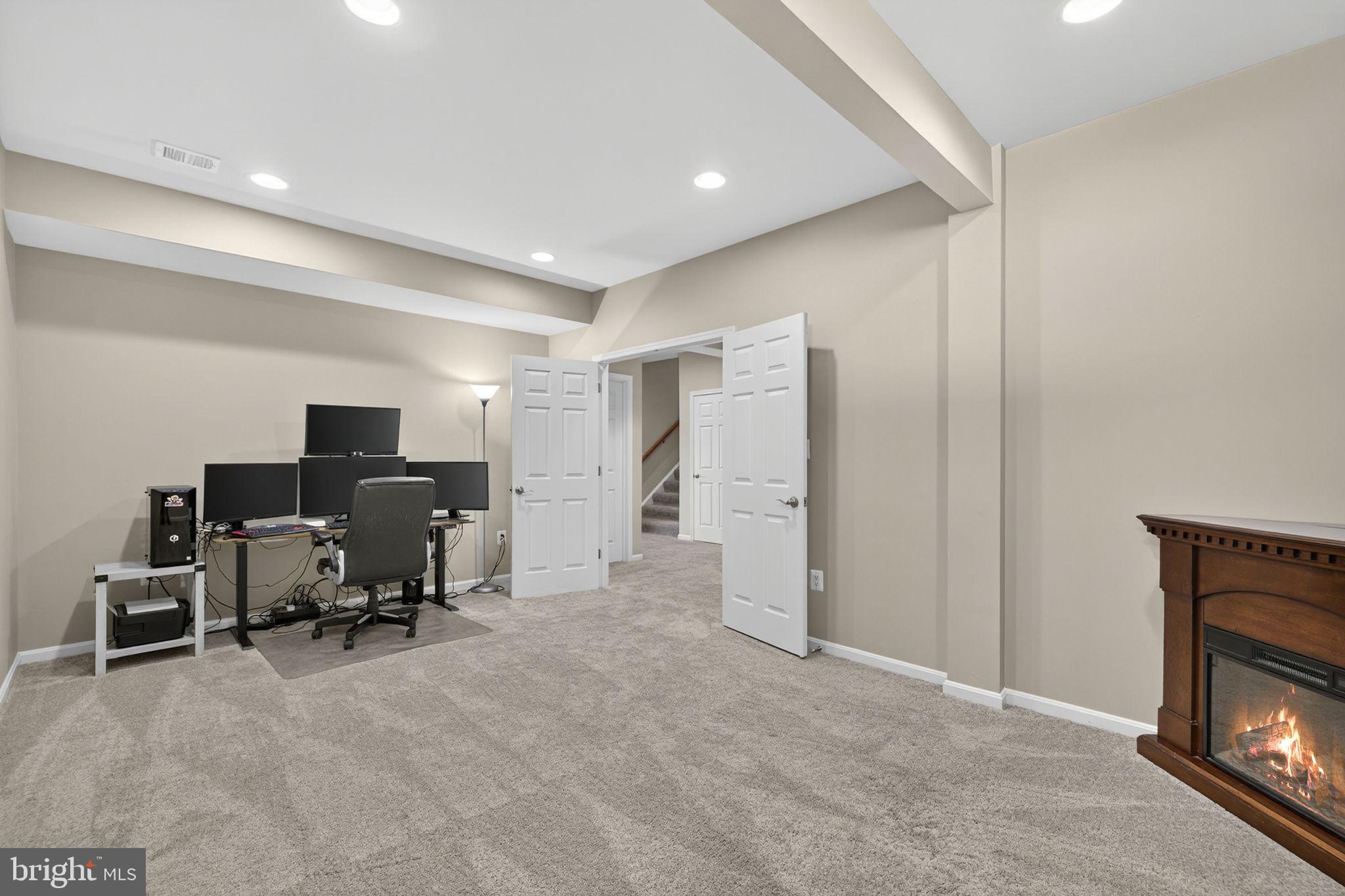 ROLLING HILLS ESTATES - Residential