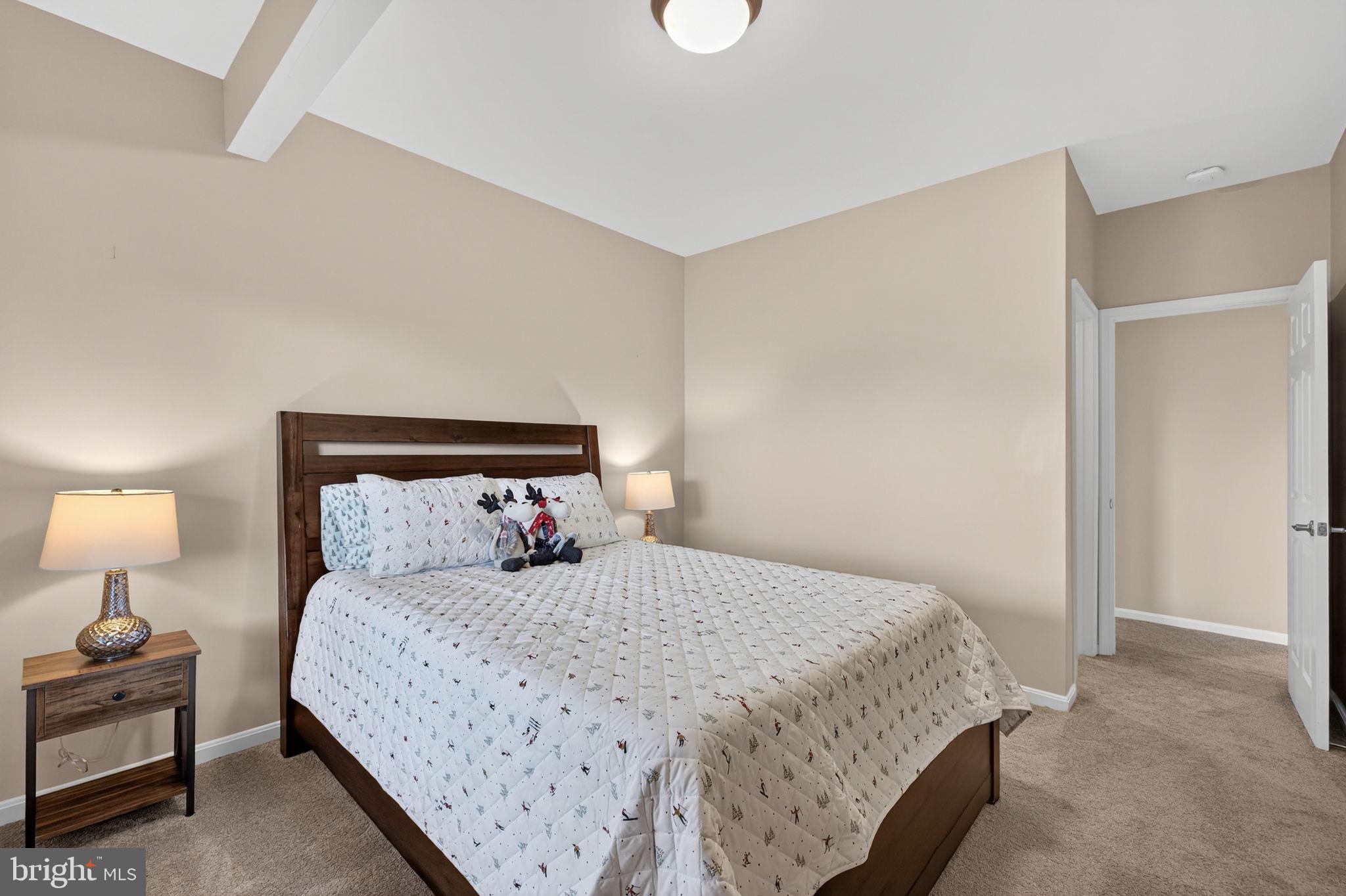 ROLLING HILLS ESTATES - Residential