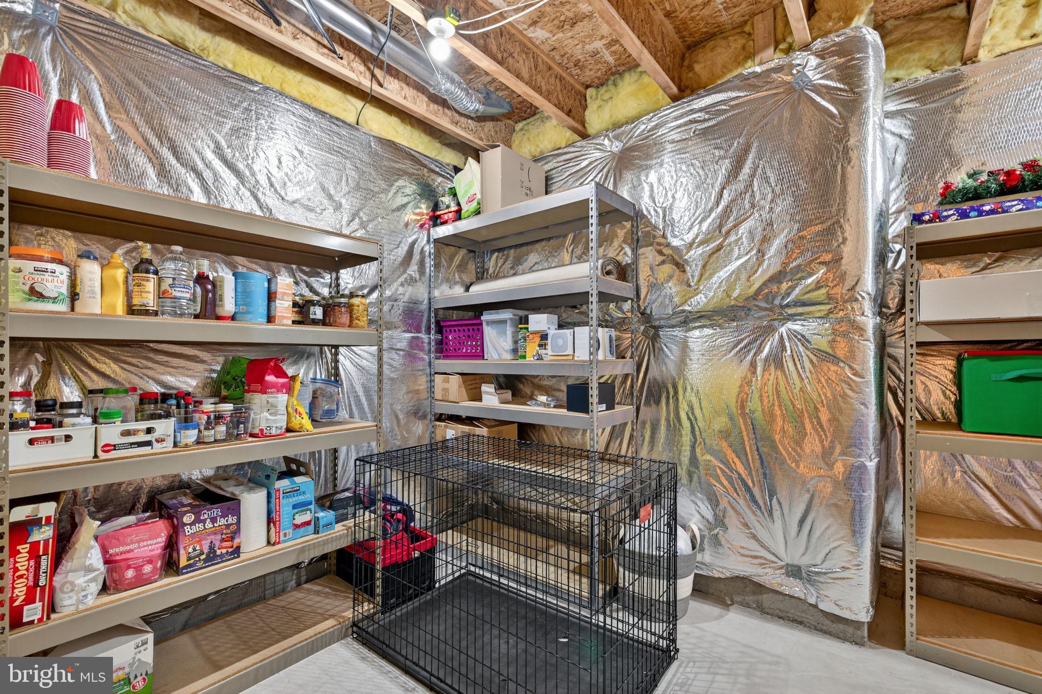 ROLLING HILLS ESTATES - Residential