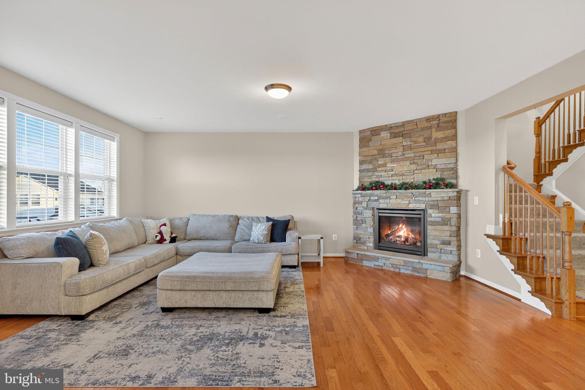 ROLLING HILLS ESTATES - Residential